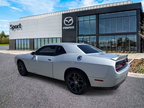 Used 2019 Dodge Challenger SXT w/ Plus Package image 5