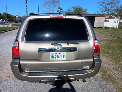 Used 2008 Toyota 4Runner SR5 RWD image 4