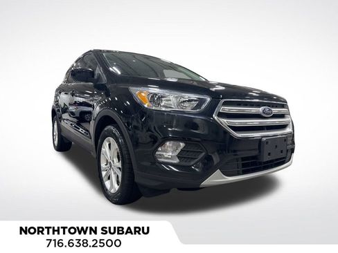 Used 2019 Ford Escape SE image 1