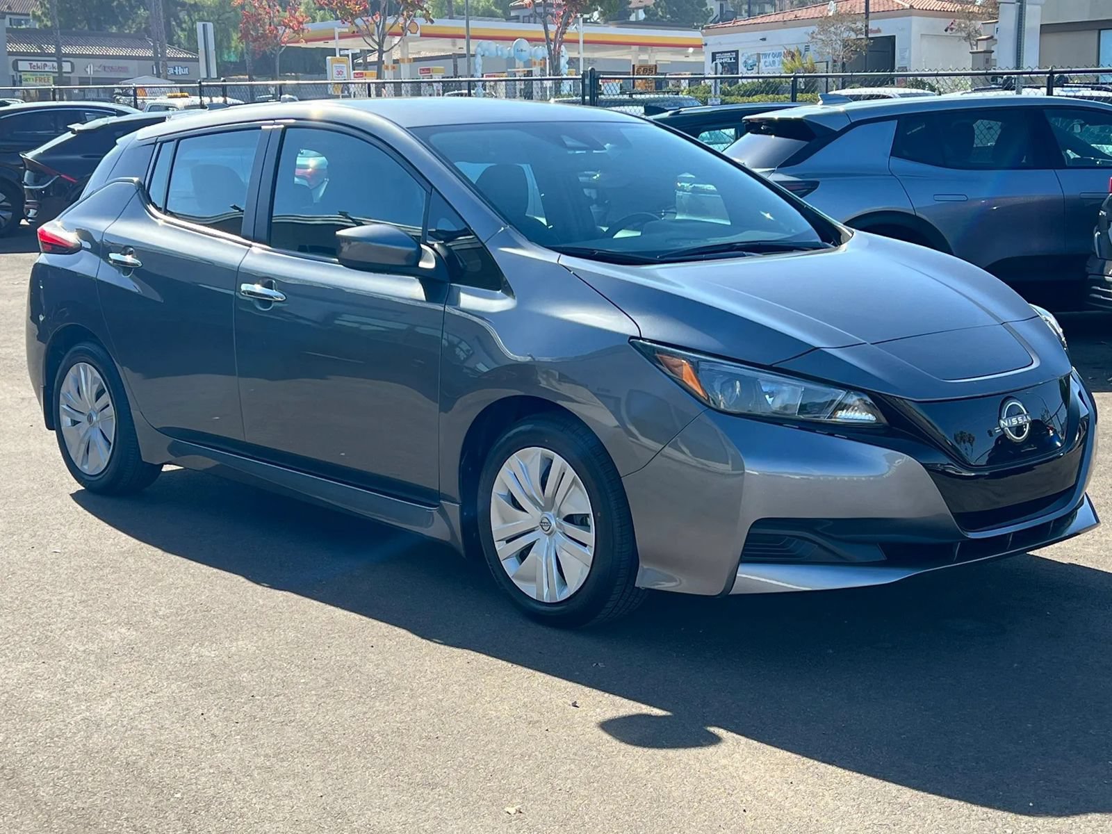 Used 2025 Nissan Leaf S FWD image 3