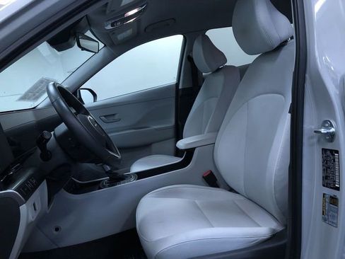 Used 2025 Hyundai Kona SEL image 18