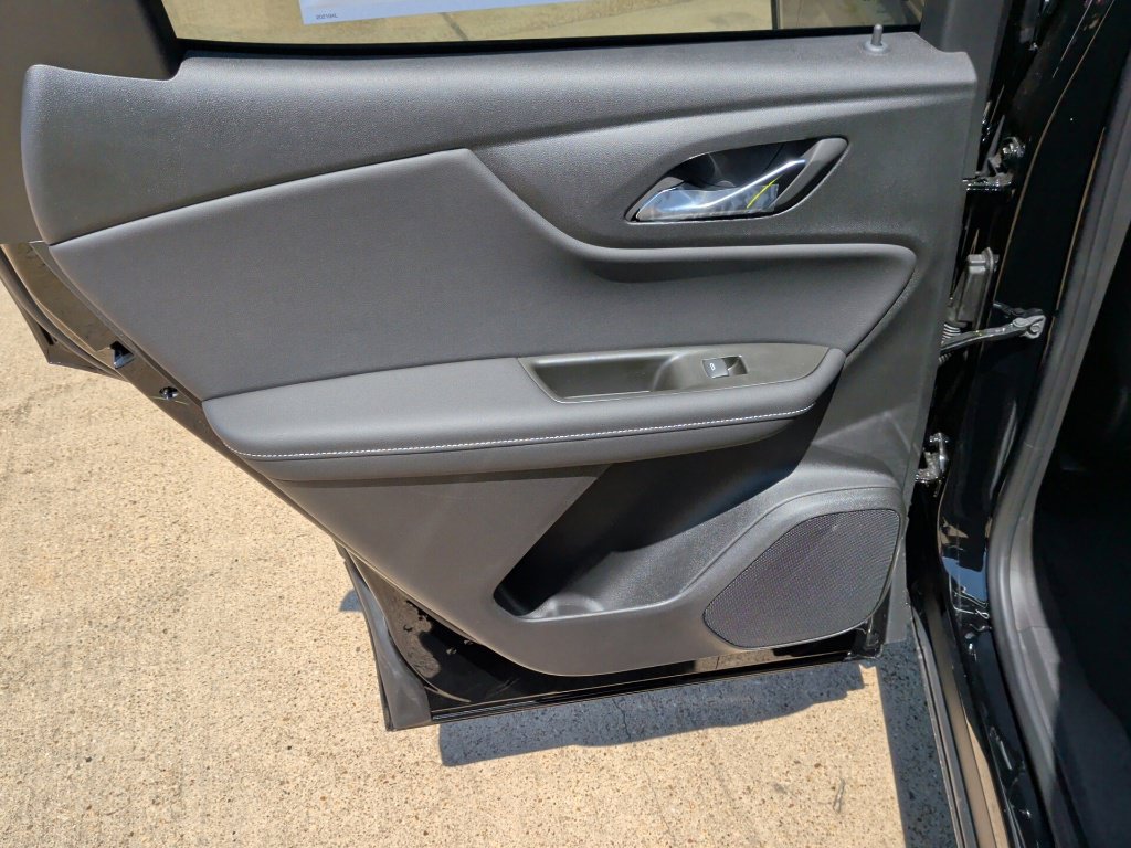 New 2026 Chevrolet Blazer LT w/ Convenience Package FWD image 30