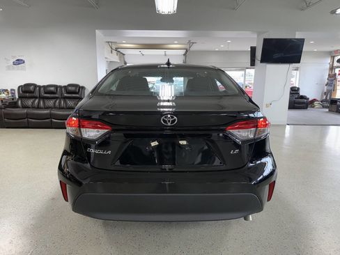 Used 2025 Toyota Corolla LE image 8
