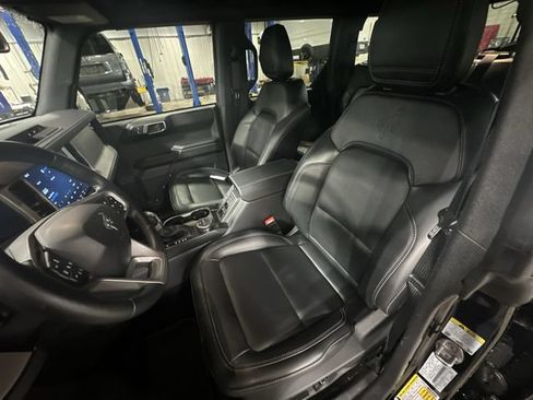 Used 2025 Ford Bronco Outer Banks AWD/4WD image 17