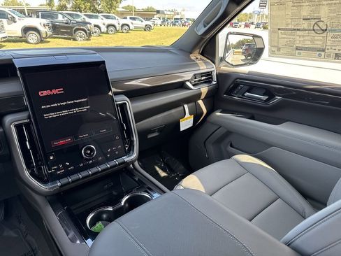 New 2026 GMC Yukon XL Elevation image 15