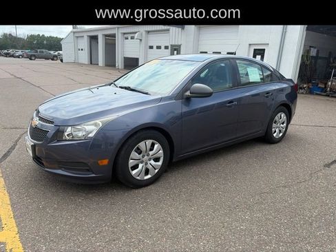 Used 2013 Chevrolet Cruze LS FWD image 4