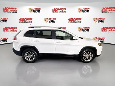 Used 2020 Jeep Cherokee Latitude Plus w/ Cold Weather Group AWD/4WD image 17