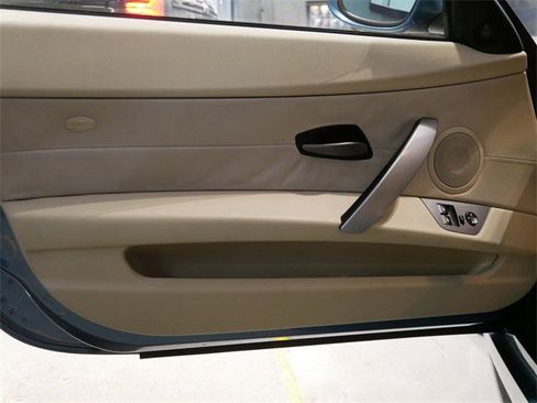 Used 2004 BMW Z4 3.0i image 12