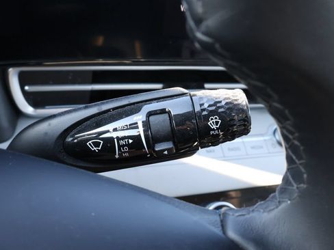 Used 2024 Hyundai Elantra Limited FWD image 21