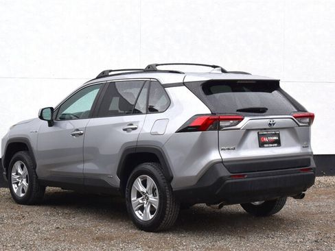 Used 2019 Toyota RAV4 LE w/ Carpet Mat Package AWD/4WD image 2