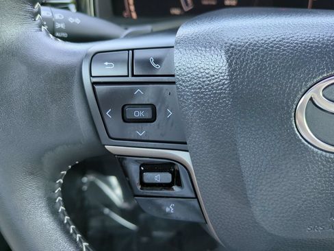 Used 2026 Toyota Camry SE FWD image 22
