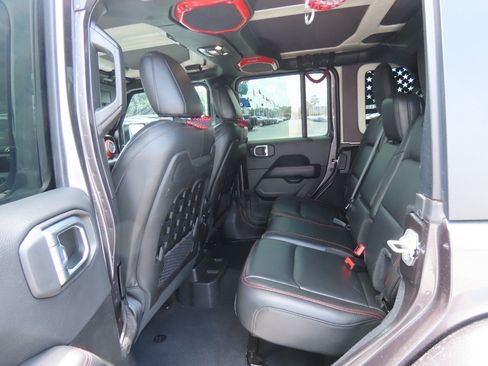 Used 2022 Jeep Wrangler Unlimited Rubicon w/ Xtreme Recon 35" Tire Package AWD/4WD image 19