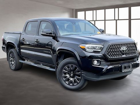 Used 2022 Toyota Tacoma Limited image 1