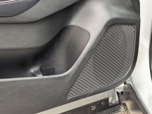 Used 2024 Mitsubishi Outlander SE image 14