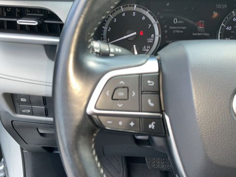 Used 2021 Toyota Highlander XLE AWD/4WD image 27