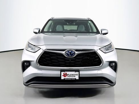 Used 2023 Toyota Highlander Platinum AWD/4WD image 2