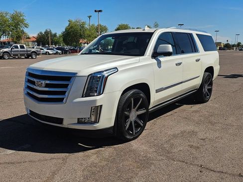 Used 2015 Cadillac Escalade ESV Premium AWD/4WD image 4