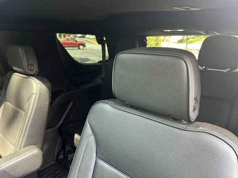 Used 2022 GMC Yukon Denali w/ Denali Premium Package AWD/4WD image 19