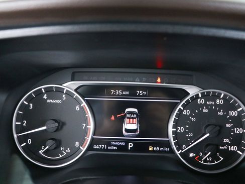 Used 2023 Nissan Rogue SV FWD image 15