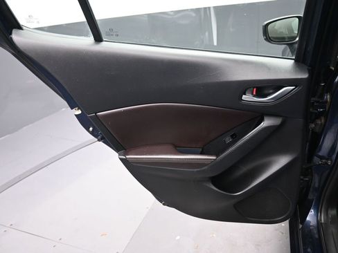 Used 2017 MAZDA MAZDA3 Touring image 29