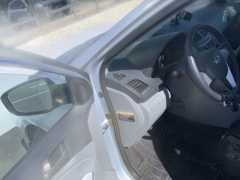 Used 2017 Hyundai Accent SE FWD image 1