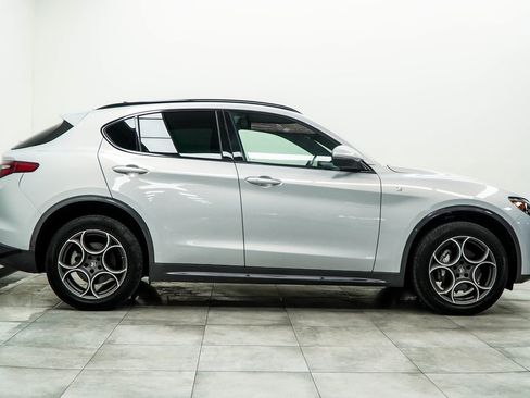 Used 2023 Alfa Romeo Stelvio Ti image 10