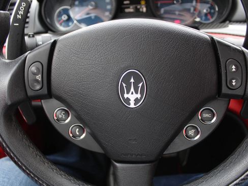 Used 2012 Maserati GranTurismo Sport RWD image 11