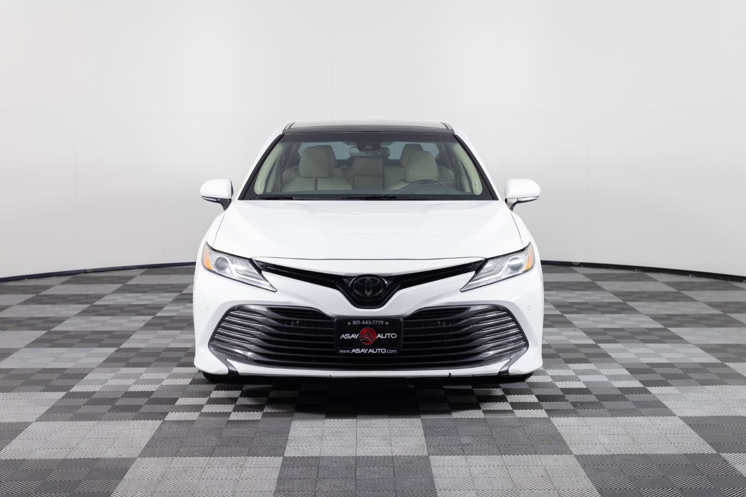 Used 2018 Toyota Camry XLE FWD image 11