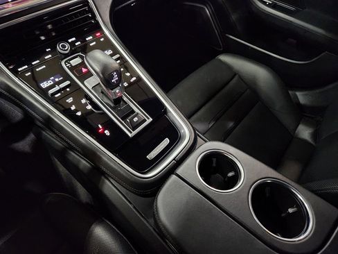 Used 2023 Porsche Panamera image 39