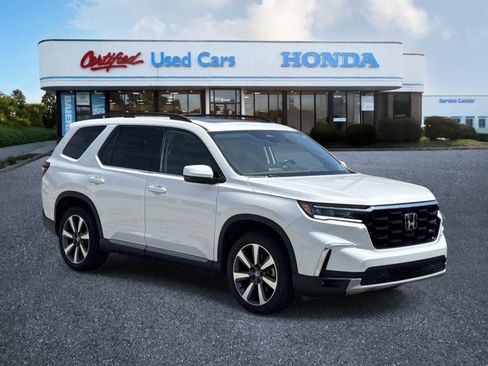 Used 2024 Honda Pilot Touring image 7
