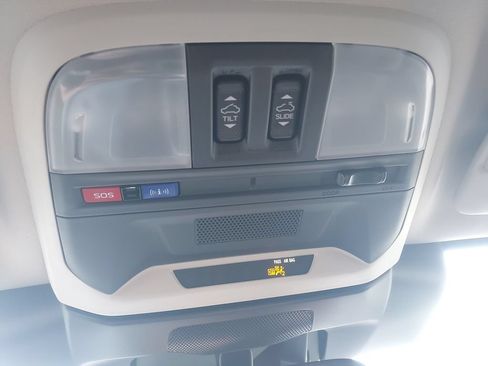 Certified 2025 Subaru Crosstrek 2.5i Premium AWD/4WD image 19