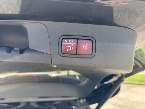 New 2025 Mercedes-Benz GLB 250 4MATIC image 13