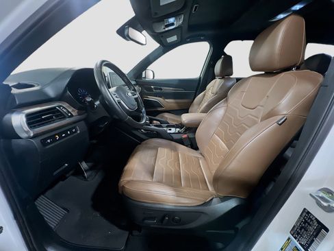 Used 2021 Kia Telluride SX w/ SX Prestige Package image 16