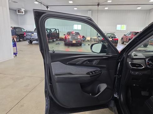 Used 2022 Chevrolet TrailBlazer LT w/ Convenience Package AWD/4WD image 23