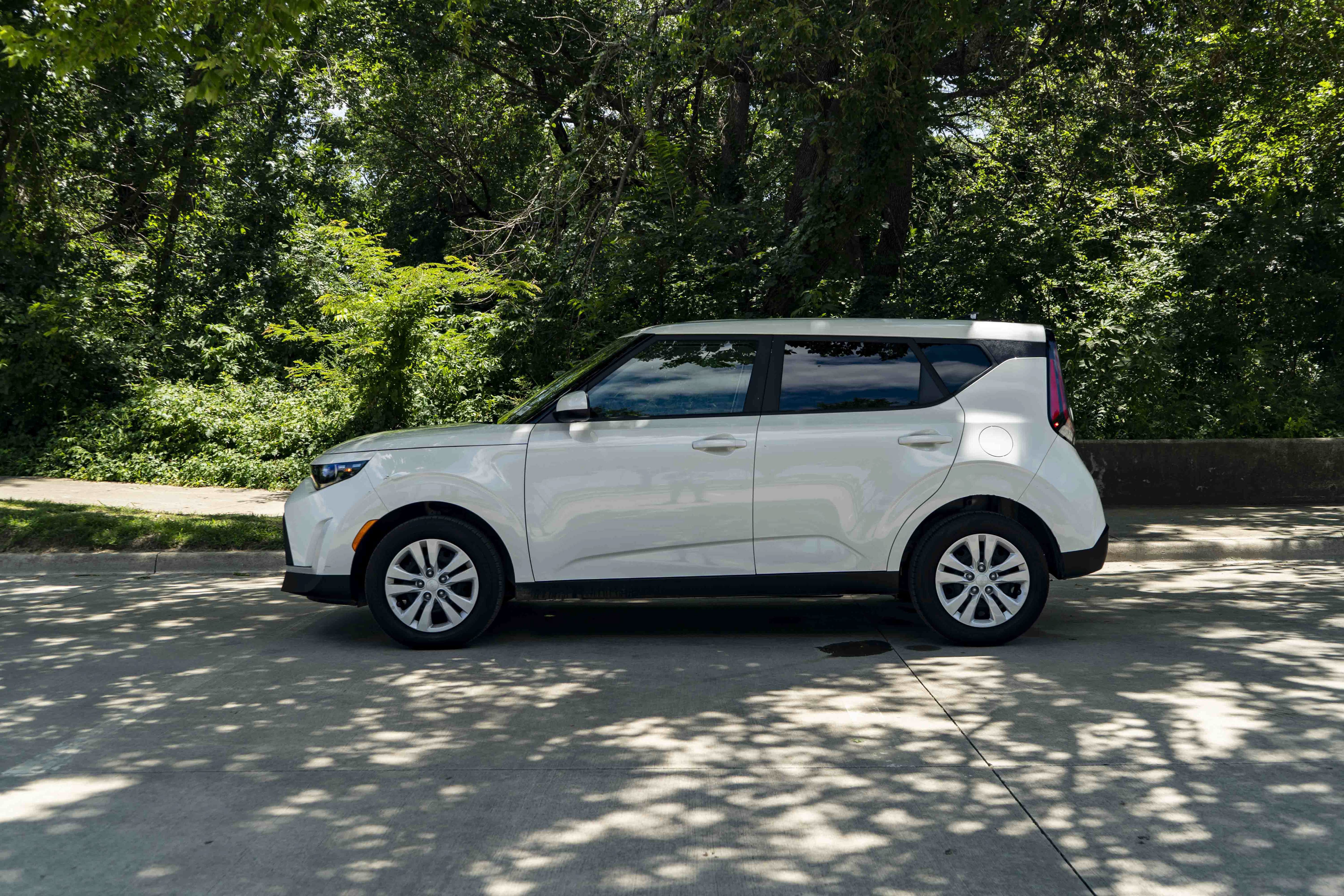 Used 2025 Kia Soul LX FWD image 5
