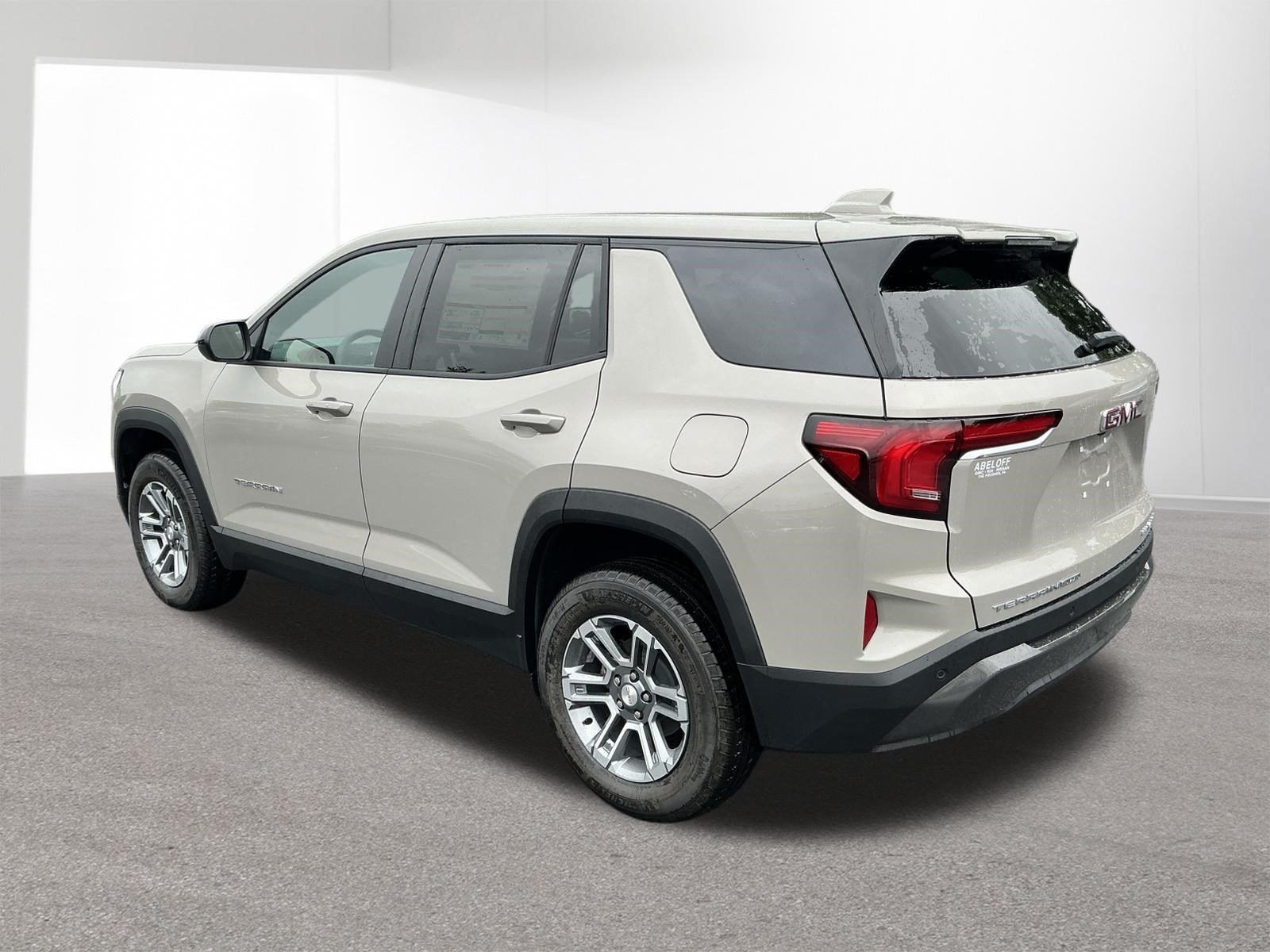 New 2027 GMC Terrain Elevation w/ LPO, Floor Liner Package AWD/4WD image 5