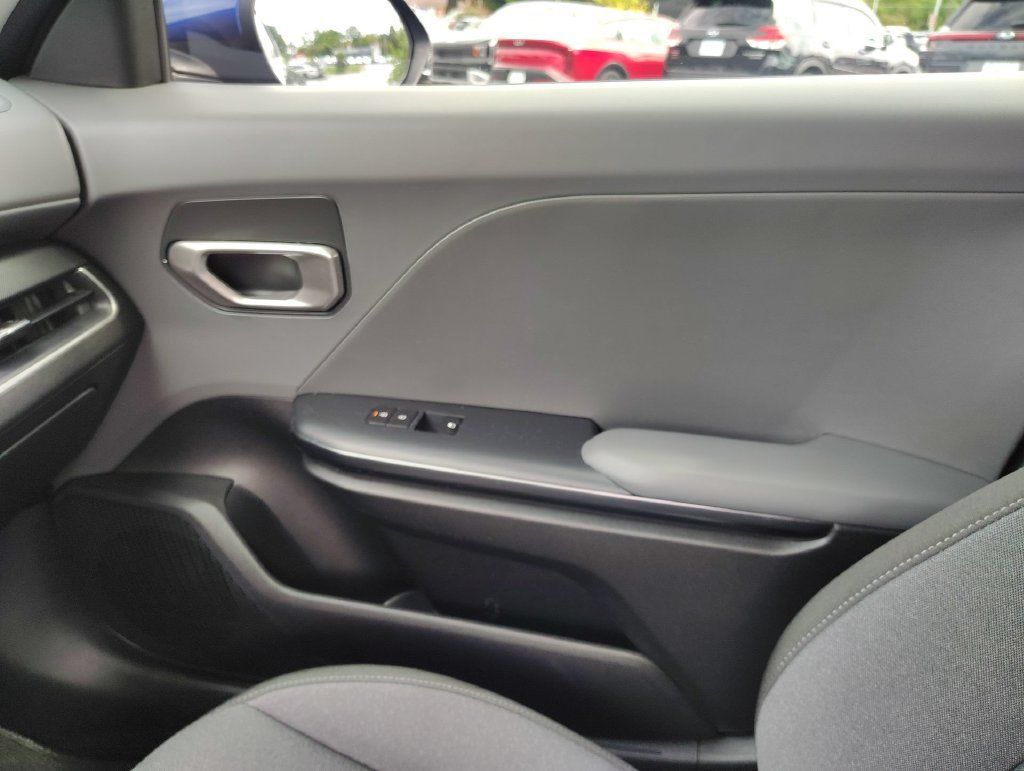 Certified 2025 Kia K4 FWD image 18