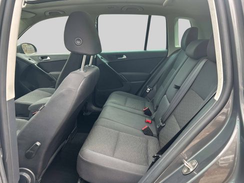 Used 2013 Volkswagen Tiguan S image 11