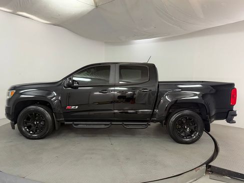 Used 2019 Chevrolet Colorado Z71 w/ Z71 Midnight Edition AWD/4WD image 4