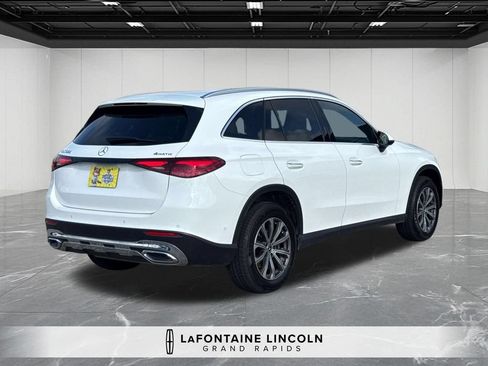 Used 2024 Mercedes-Benz GLC 300 4MATIC image 5