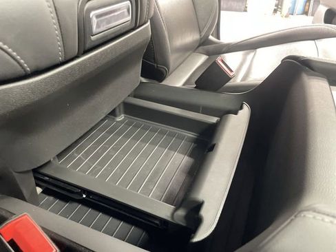 Used 2022 Chevrolet Tahoe Z71 w/ Luxury Package image 29