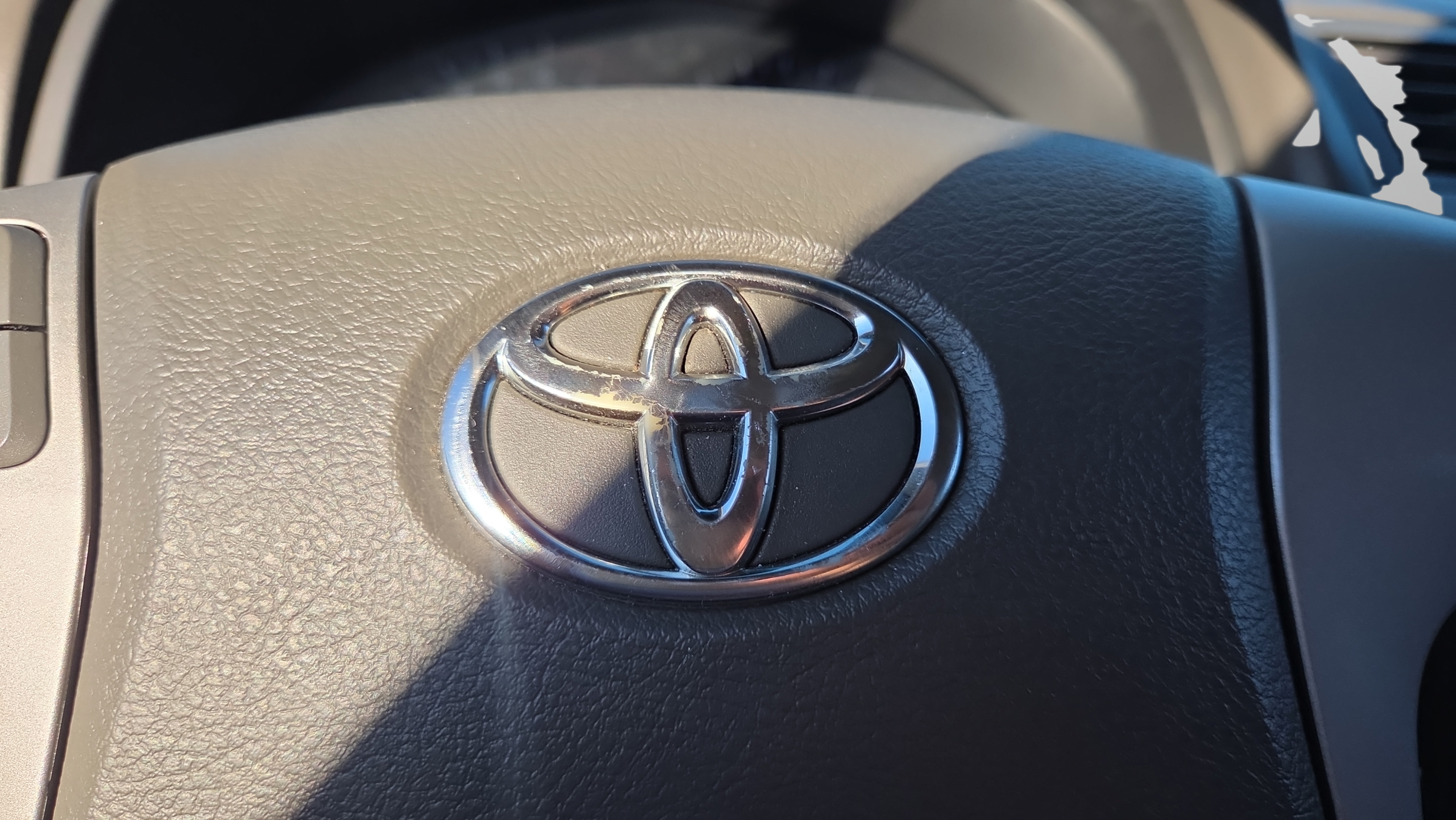 Used 2011 Toyota Camry LE w/ LE Extra-Value Pkg FWD image 38