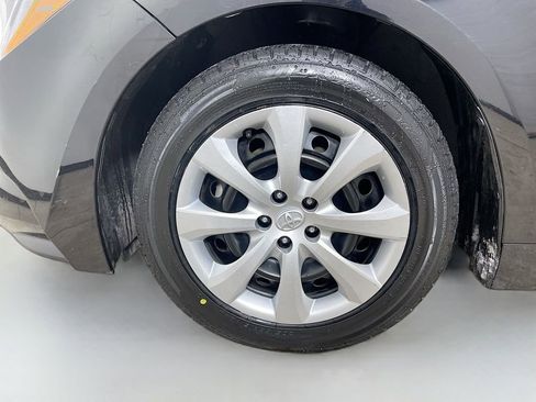 Used 2023 Toyota Corolla LE image 30