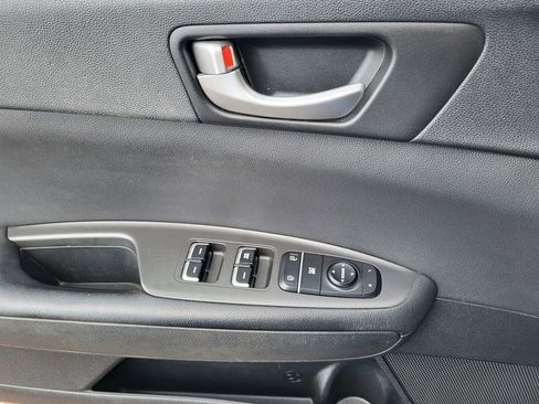 Used 2017 Kia Optima LX image 23