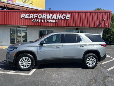 Used 2023 Chevrolet Traverse LS w/ Safety Package FWD image 2