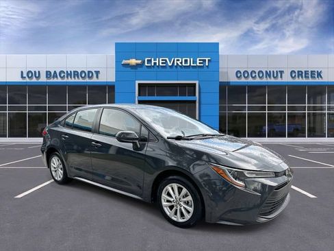 Used 2023 Toyota Corolla LE w/ LE Convenience Package FWD image 2