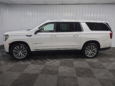 Used 2021 GMC Yukon XL Denali w/ Denali Premium Package AWD/4WD image 5