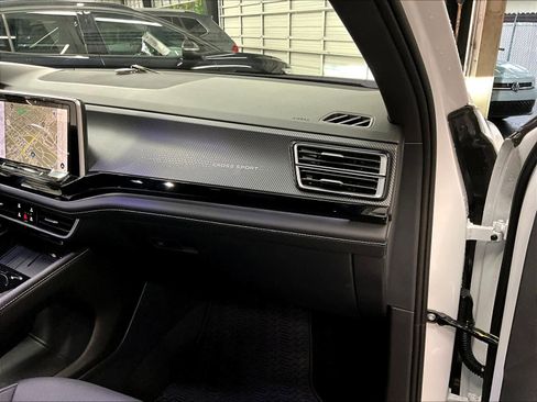 New 2026 Volkswagen Atlas Cross Sport SEL image 28