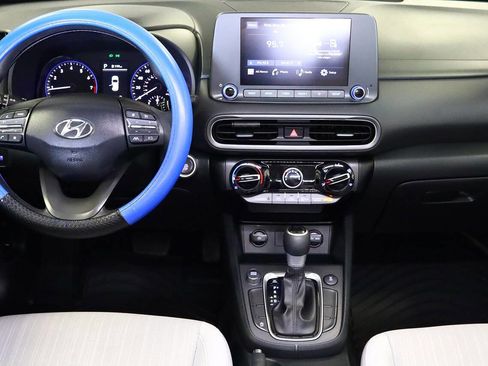 Used 2022 Hyundai Kona SEL w/ Winter Weather Package image 12