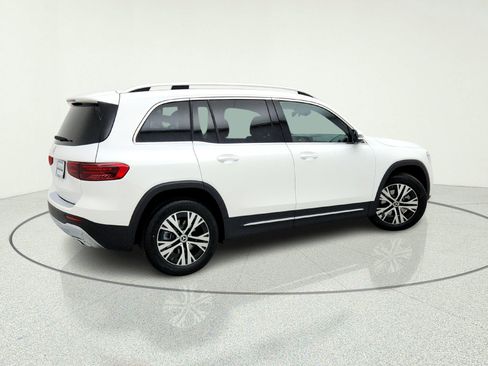 New 2026 Mercedes-Benz GLB 250 image 8